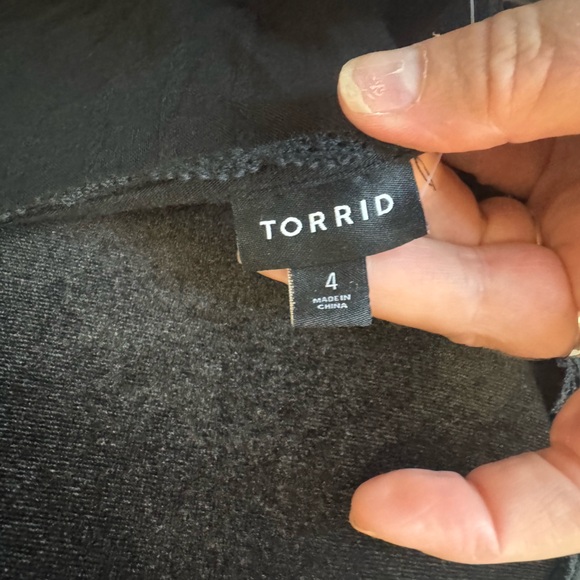 Torrid 4X Linen Black Top - Picture 4 of 6
